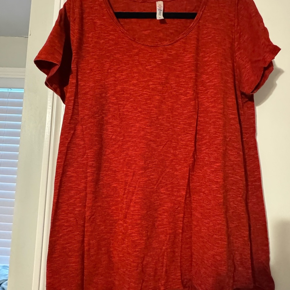 LuLaRoe Short Sleeve Red T-Shirt Size XL